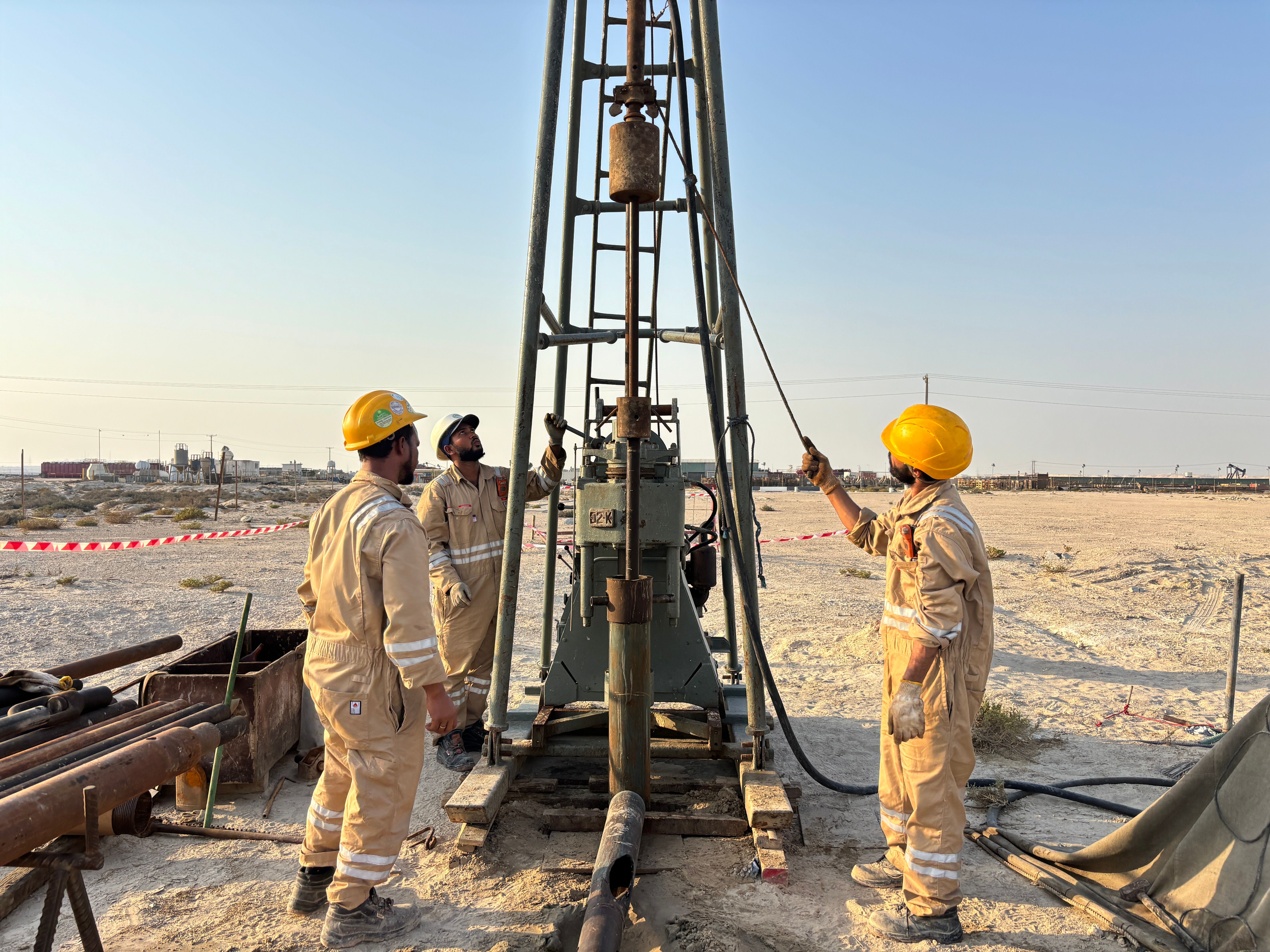 QEL truck-mounted rotary drilling rig on an onshore borehole